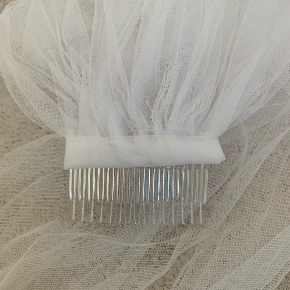 WHITE ONE LAYER BRIDAL VEIL (200 CM)
